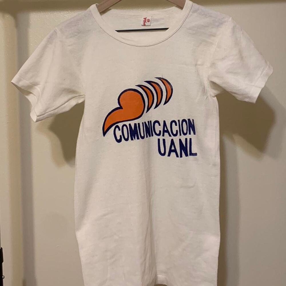 Vintage 80s Collage UANL Comunicación T-shirt